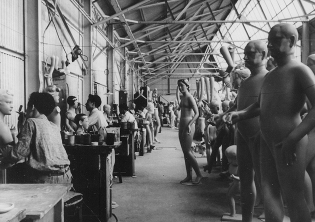 1937年左右的人体模型工厂场景